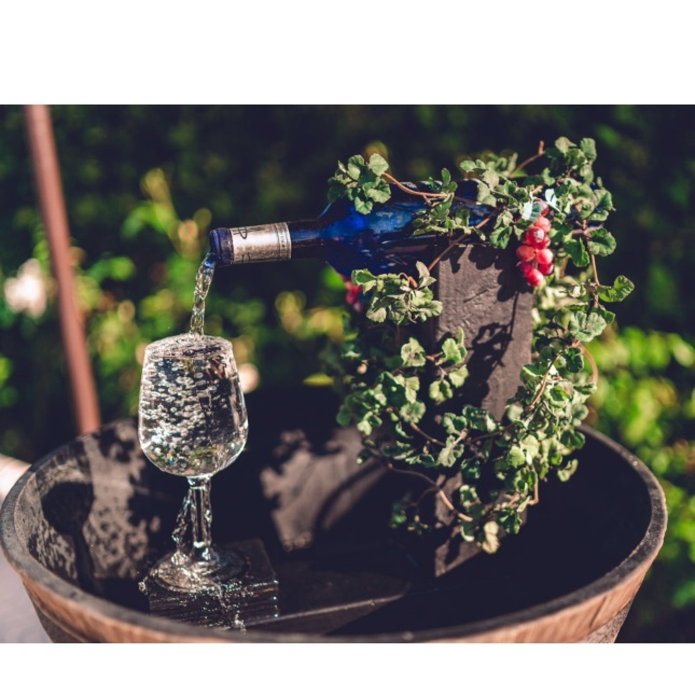 Wine barrel LED fountain
